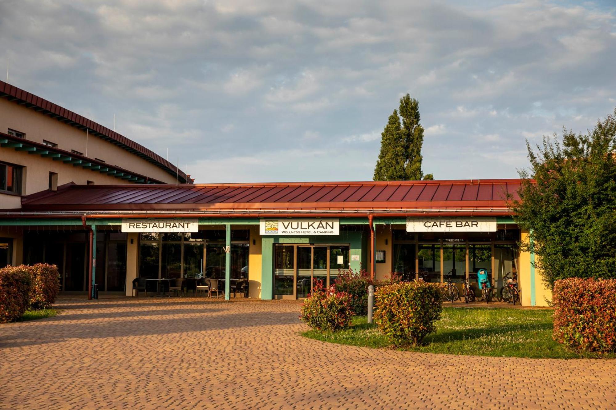 Vulkan Wellness Hotel & Camping Celldömölk Buitenkant foto
