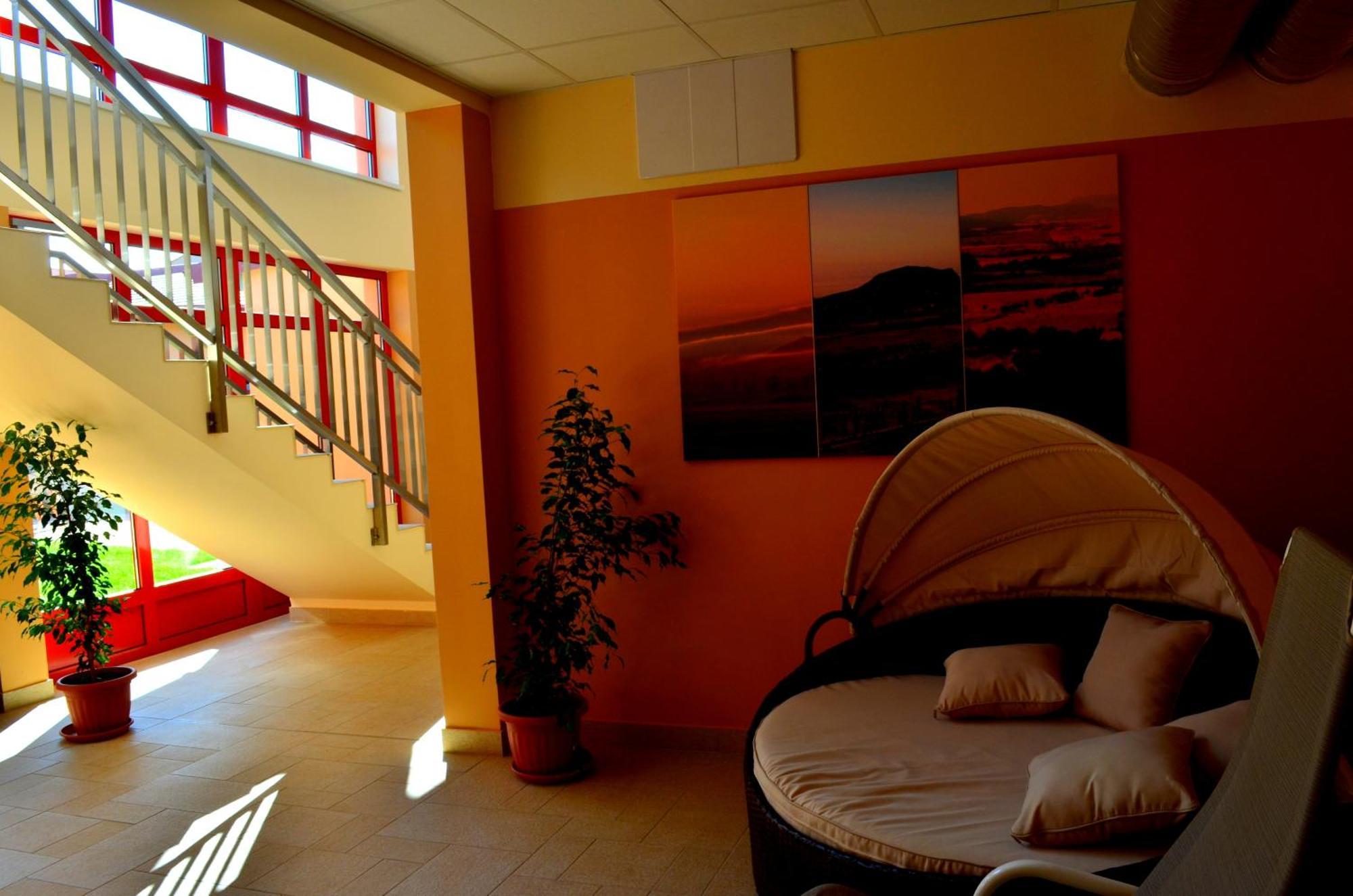 Vulkan Wellness Hotel & Camping Celldömölk Buitenkant foto