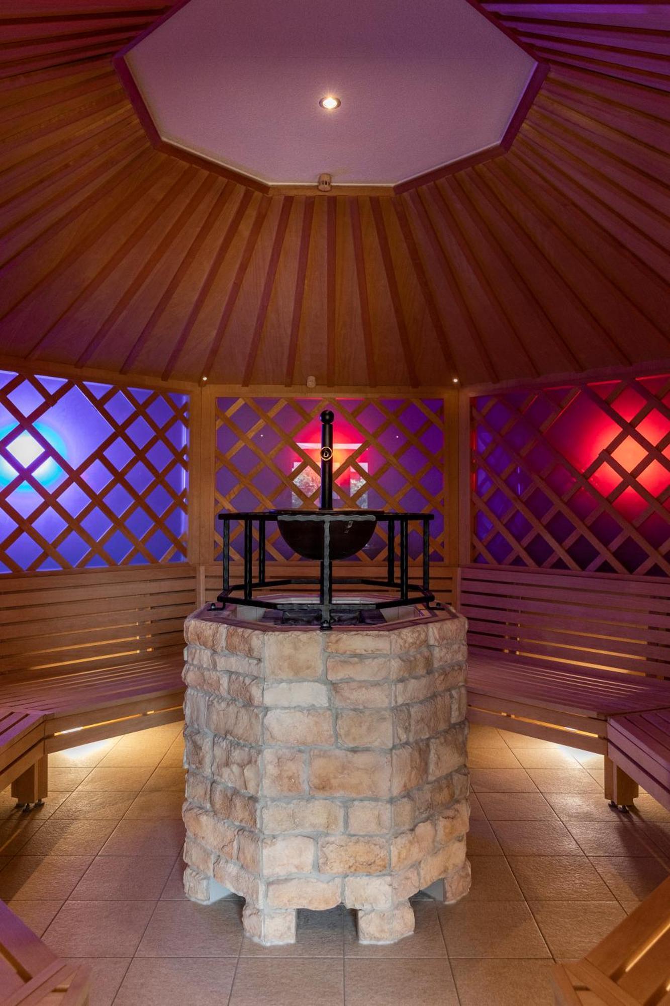 Vulkan Wellness Hotel & Camping Celldömölk Buitenkant foto